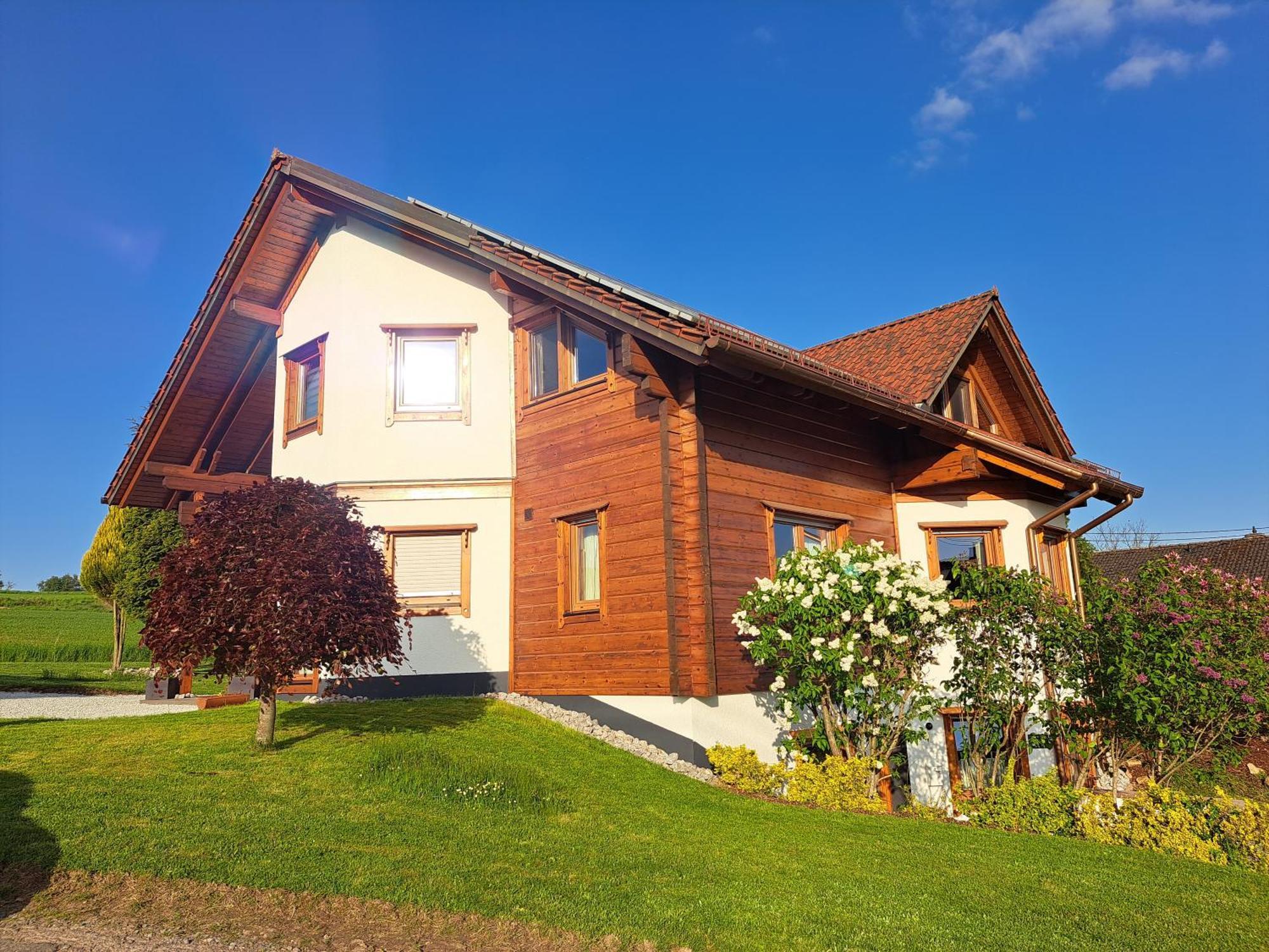 Steewer Landhaus Gemuetliche Ferienwohnung Bis 6 Pers In Ruhiger Ortsrandlage Stebach Exterior foto